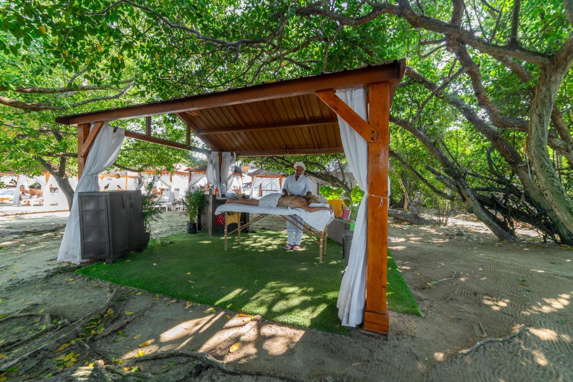 Pao Pao Hotel & Beach Club Ісла-Гранде Екстер'єр фото
